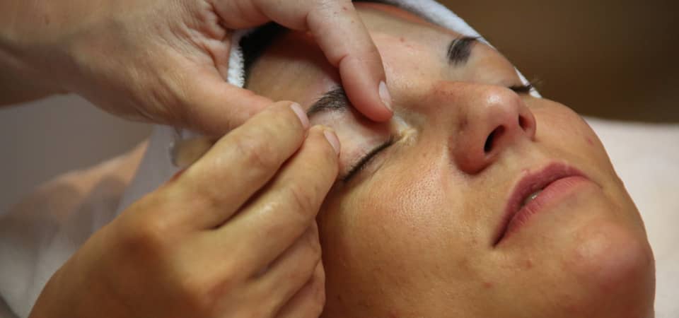 Woman having eyebrow tattoo removal in Sydney